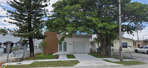 6820 Nw 6th Ct, Miami, FL, 33150-4110 | Card Image