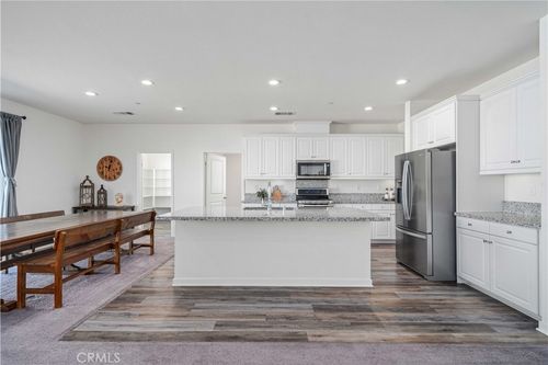 45025 43rd St W, Lancaster, CA, 93536-7631 | Card Image