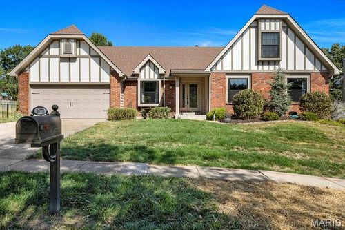 16773 Babler View Dr, Wildwood, MO, 63011-1816 | Card Image