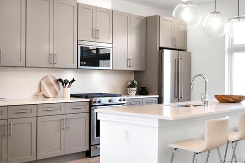 16 Oneida Ct, Denver, CO, 80230-7377 | Card Image