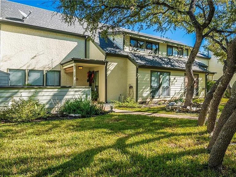 Residential Lease in Lakeway