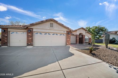 2821 E Morgan Ct, Gilbert, AZ, 85295-3729 | Card Image