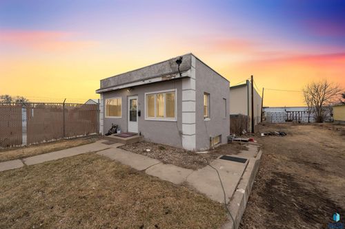 710 S 4th Ave Avenue, Sioux Falls, SD, 57104 | Card Image