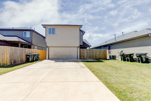 4025 Skylark Ln, San Marcos, TX, 78666-3298 | Card Image