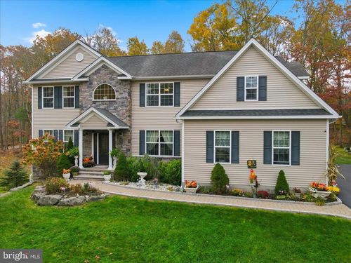 603 Washington Xing, East Stroudsburg, PA, 18301-9812 | Card Image