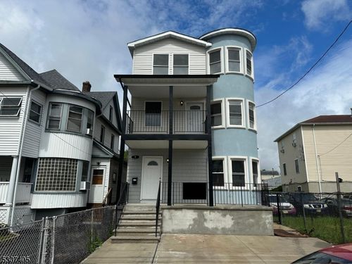 9 Schley St, Newark, NJ, 07112-1113 | Card Image