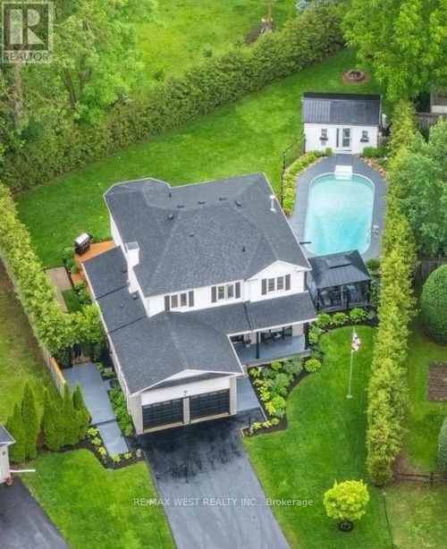 203 Elizabeth Cres, Fergus, ON, N1M3N2 | Card Image