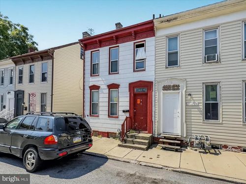 204 Park Pl, YORK, PA, 17401-2928 | Card Image