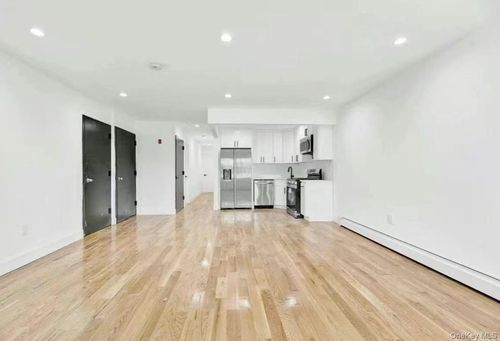 72 Hillmeyer Ave, Arverne, NY, 11692-1183 | Card Image