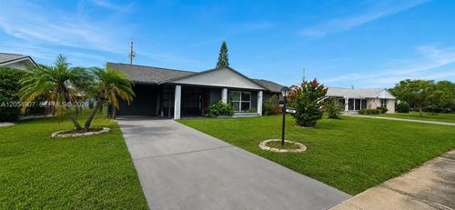 1505 Arrowhead Dr, Sun City Center, FL, 33573-5307 | Card Image