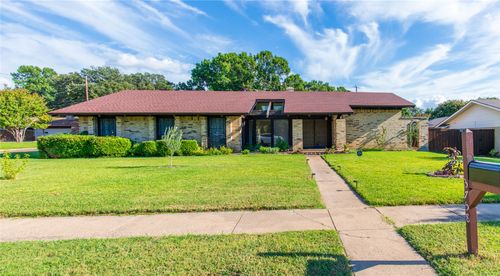 3758 Blue Trace Ln, Farmers Branch, TX, 75244-5407 | Card Image