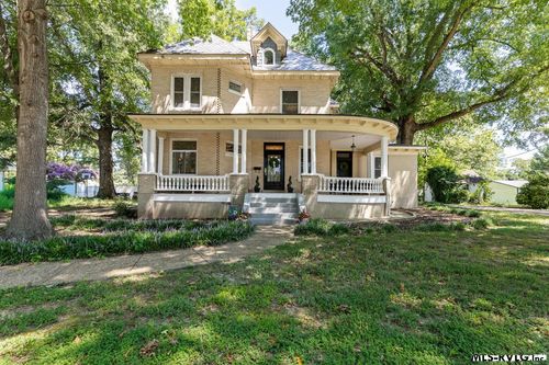 221 Franklin Street, South Hill, VA, 23970 | Card Image