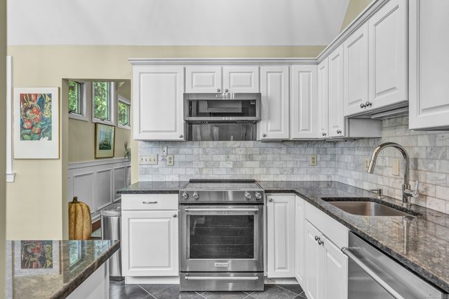 42 Long Hill Farm, Condo with 2 bedrooms, 3 bathrooms and 4 parking in Guilford CT | Image 15