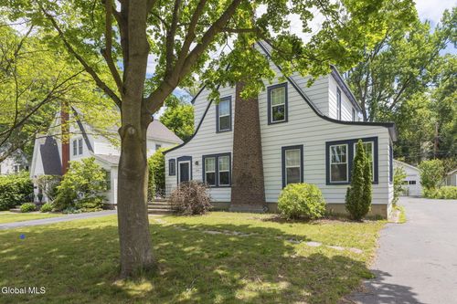 1476 Regent St, Niskayuna, NY, 12309-4316 | Card Image