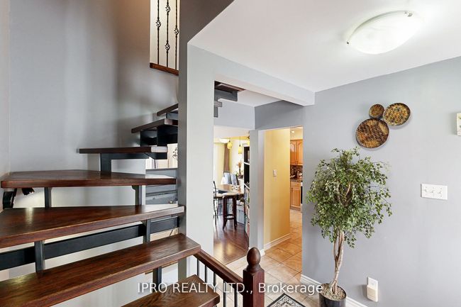 238 Royal Salisbury Way, House attached with 3 bedrooms, 2 bathrooms and 3 parking in Brampton ON | Image 23