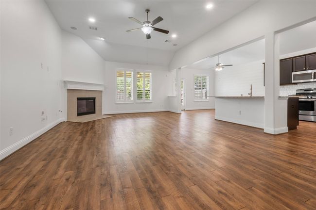 20123 Cascading Falls Blvd, House other with 4 bedrooms, 3 bathrooms and 3 parking in Cypress TX | Image 11