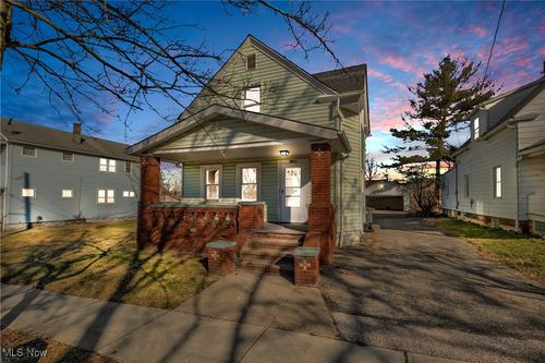 7811 Vineyard Ave, Cleveland, OH, 44105-6529 | Card Image