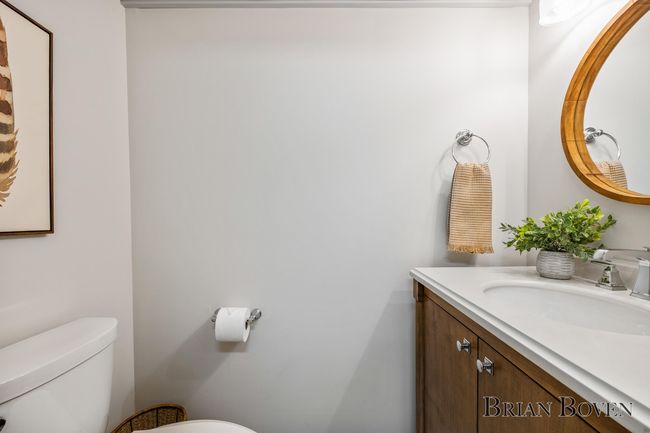 LOWER LEVEL POWDER BATH | Image 39
