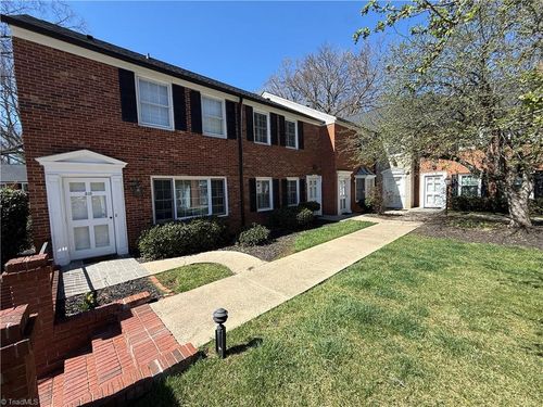 318 Hanover Arms Ct, Winston Salem, NC, 27104-4100 | Card Image