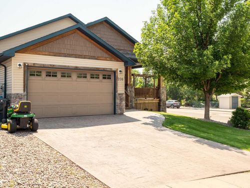 208 Mt Sunburst Place W, Lethbridge, AB, T1K2S3 | Card Image