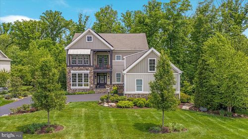 8217 Bearhurst Dr, GAINESVILLE, VA, 20155-3884 | Card Image