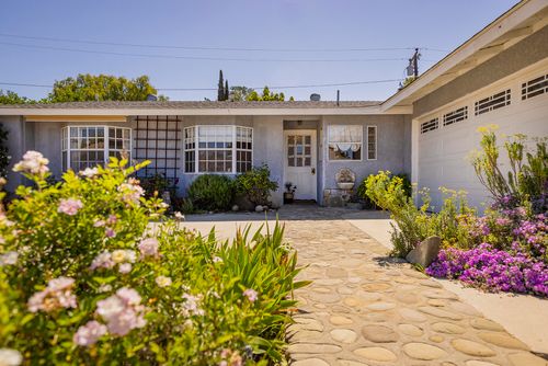 40 Almond Ave, Oak View, CA, 93022-9232 | Card Image