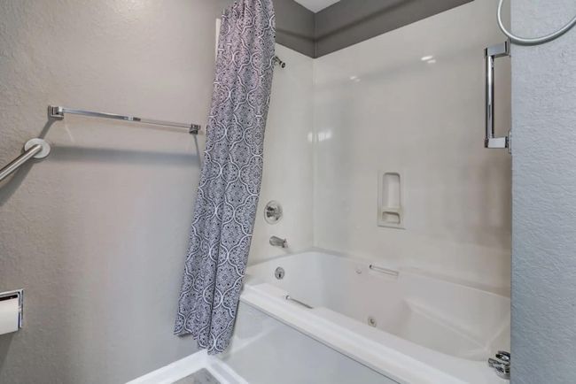 jetted tub | Image 17