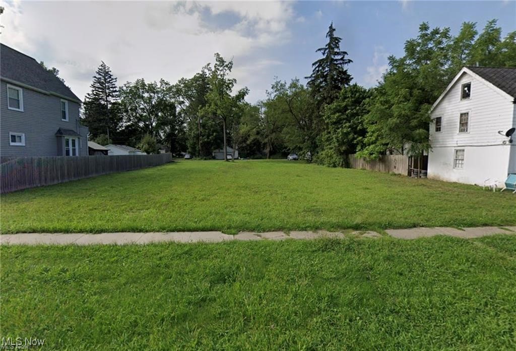 Land in Elyria