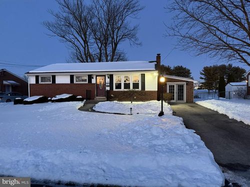 902 Kiner Ave, LEBANON, PA, 17042-7756 | Card Image