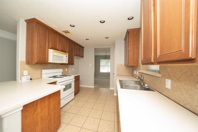 30210 Deleon Fields Dr, House other with 3 bedrooms, 2 bathrooms and 2 parking in Spring TX | Image 10