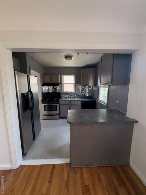 1415 13th St, Wyandotte, MI, 48192-3335 | Card Image