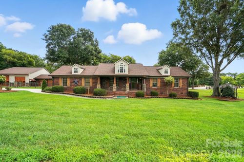 3369 Roberta Rd, Concord, NC, 28027-9082 | Card Image