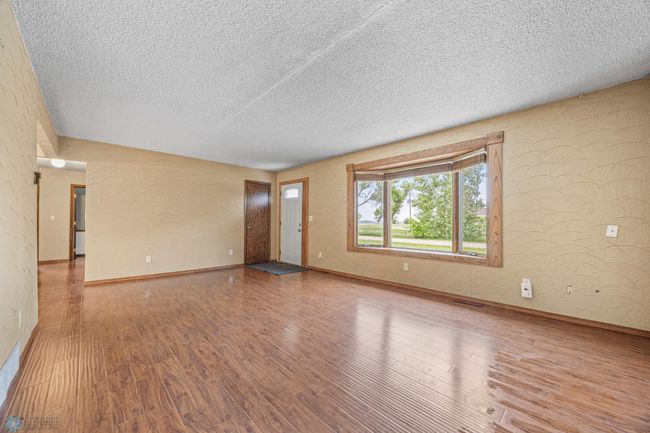 Living Room | Image 7