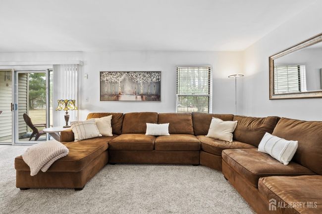 9 Lindsey Cir, Townhouse with 1 bedrooms, 1 bathrooms and null parking in Old Bridge NJ | Image 4