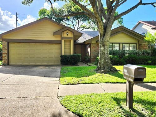 2118 Hickory Lawn Dr, Houston, TX, 77077-6321 | Card Image