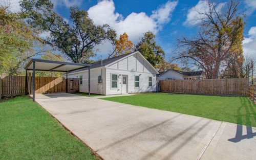 8316 Peachtree St, Houston, TX, 77016-5806 | Card Image