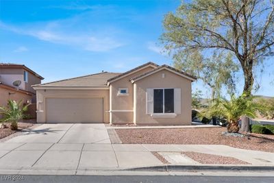 583 Pinetop Lake Street, House other with 3 bedrooms, 2 bathrooms and null parking in Henderson NV | Image 1