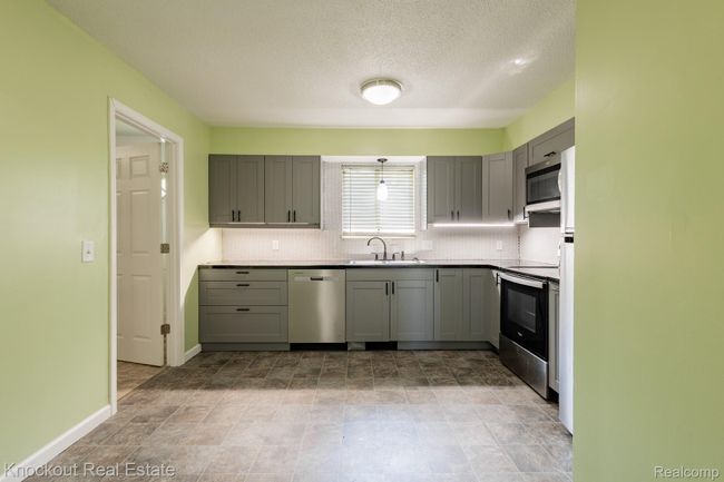 3782 Egan St-12.jpg | Image 10