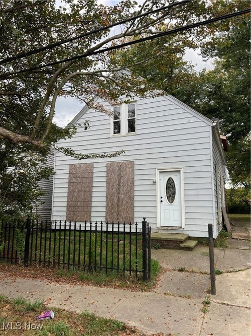 5911 Madison Ave, Cleveland, OH, 44102-4353 | Card Image