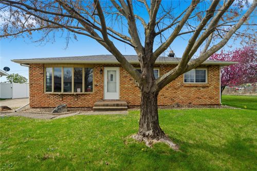 346 32nd St Nw, Cedar Rapids, IA, 52405-4621 | Card Image