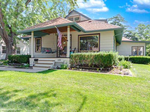 639 S 2nd St, West Dundee, IL, 60118-2805 | Card Image