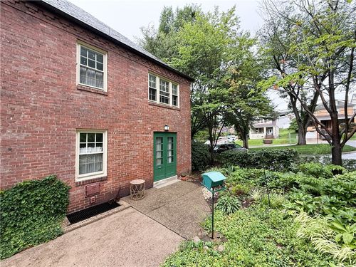 410 Sulgrave Rd, Mt Washington, PA, 15211-1422 | Card Image