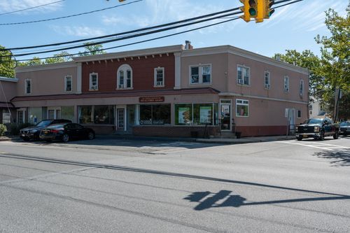 80-80 Bayville Ave, Bayville, NY, 11709-1671 | Card Image