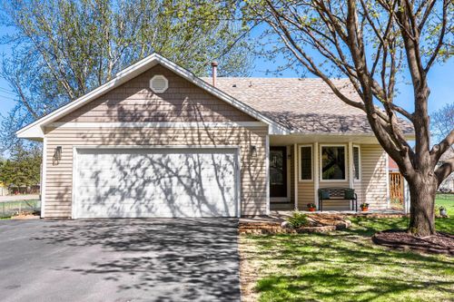6598 Black Duck Dr S, Lino Lakes, MN, 55014-5401 | Card Image