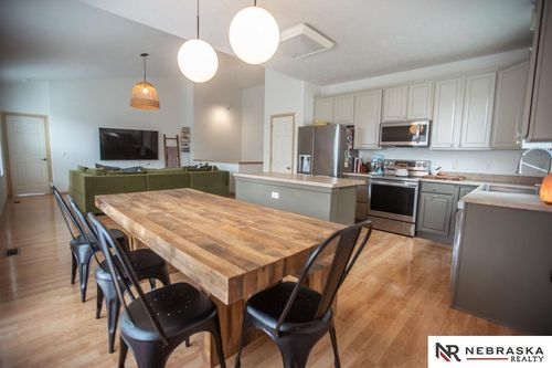 18923 B St, Omaha, NE, 68130-6079 | Card Image