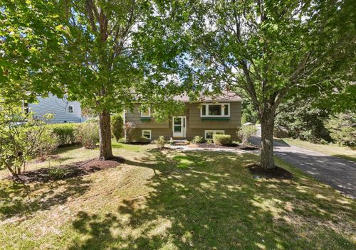 19 Ellen Cir, Yarmouth, ME, 04096-7707 | Card Image
