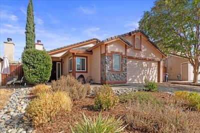 8632 Sycamore Glen Way, House other with 3 bedrooms, 2 bathrooms and null parking in Antelope CA | Image 3