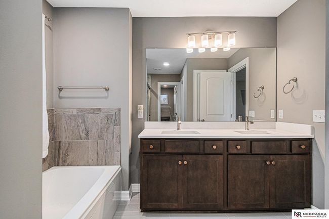 18514 Olive Cir, House other with 4 bedrooms, 4 bathrooms and 3 parking in Omaha NE | Image 21