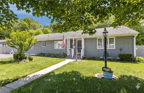 15 Hanley Lane, Warren, RI, 02885 | Card Image