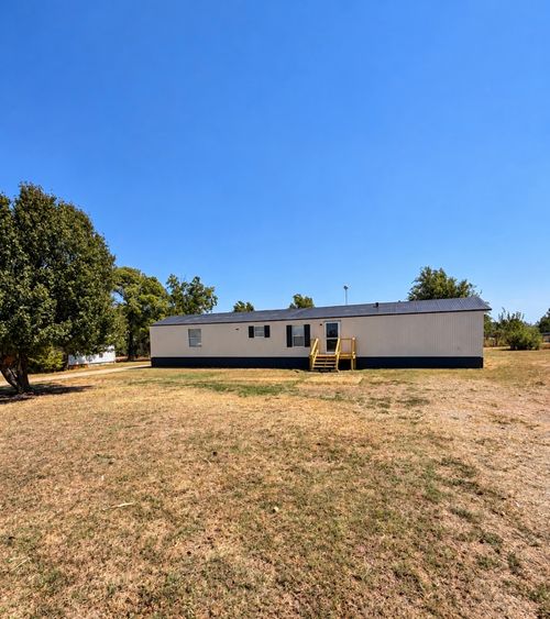 617 S Agra Rd, Cushing, OK, 74023-6127 | Card Image